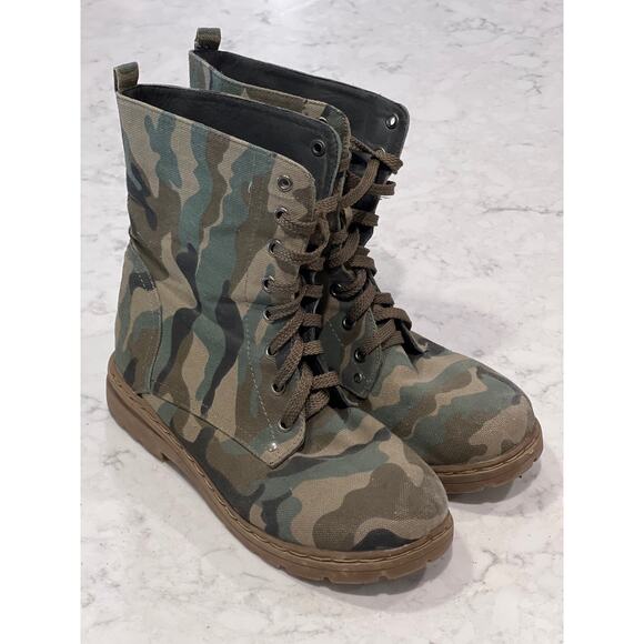 CA Collection by Carrini‎ Women’s Canvas Lace Up Camo Army Boots Size 8.5 Green - Picture 1 of 8